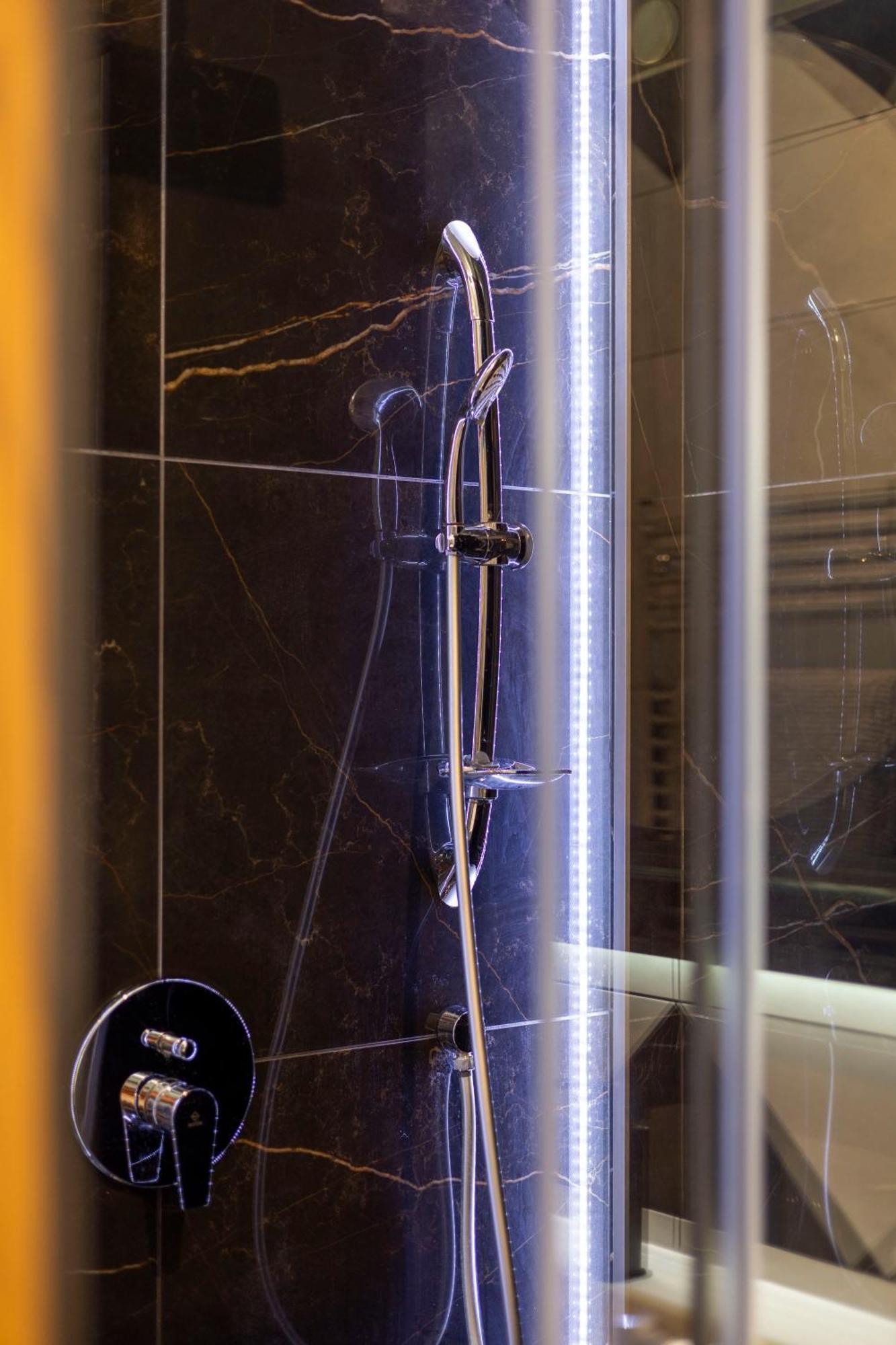 Luxury Royal Central Apartment By Prestige Homes Boedapest Buitenkant foto